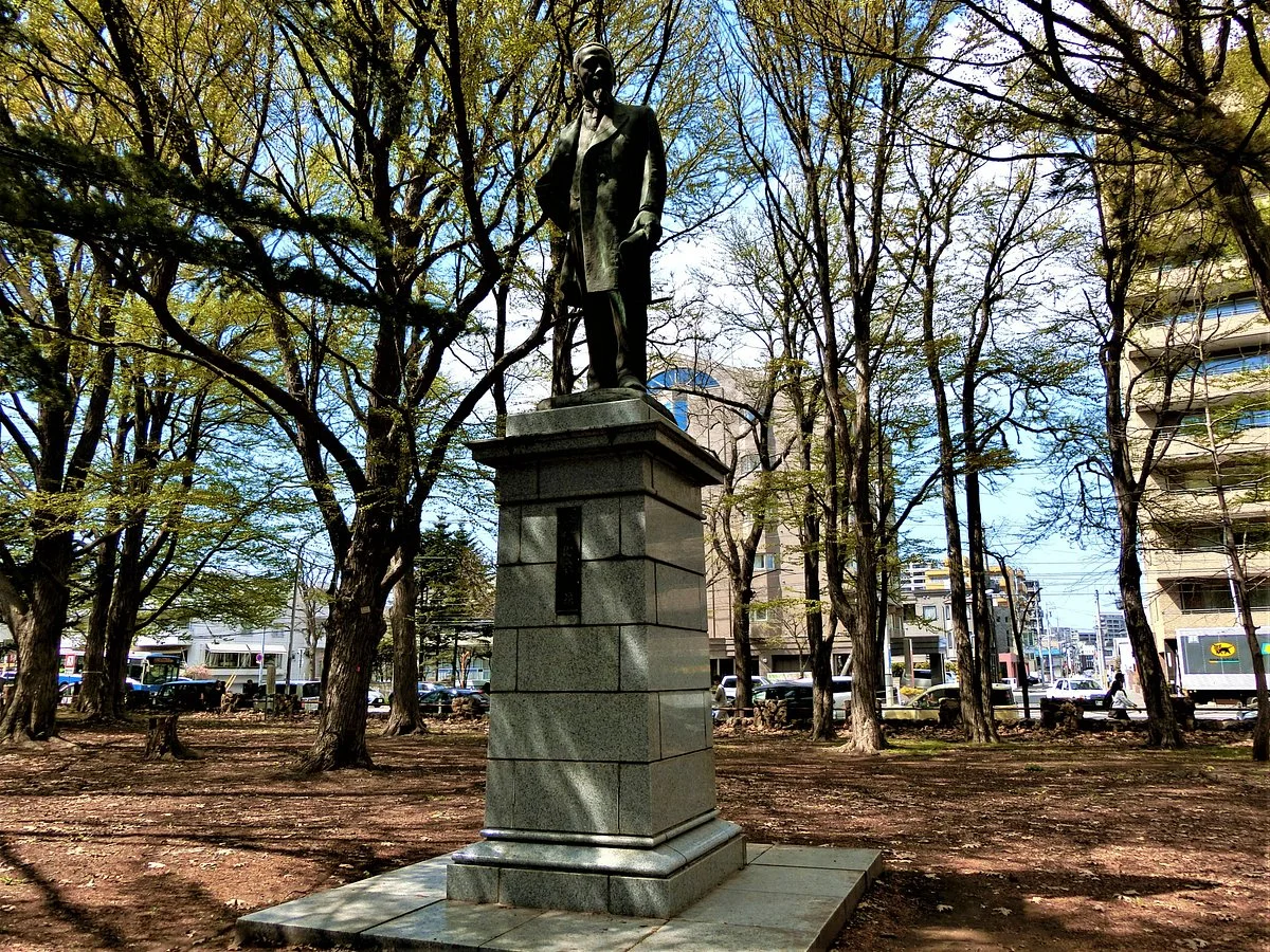Statue of Michitoshi Iwamura