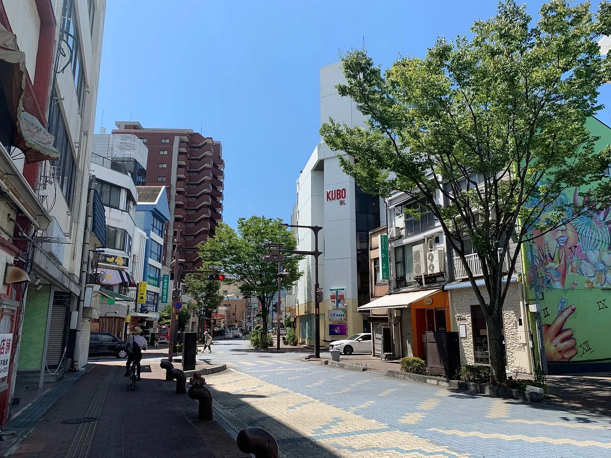 Marine Road Shopping Street