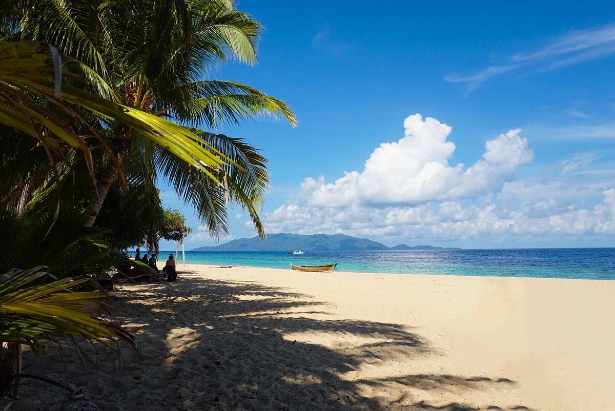 Banda Neira Old Town