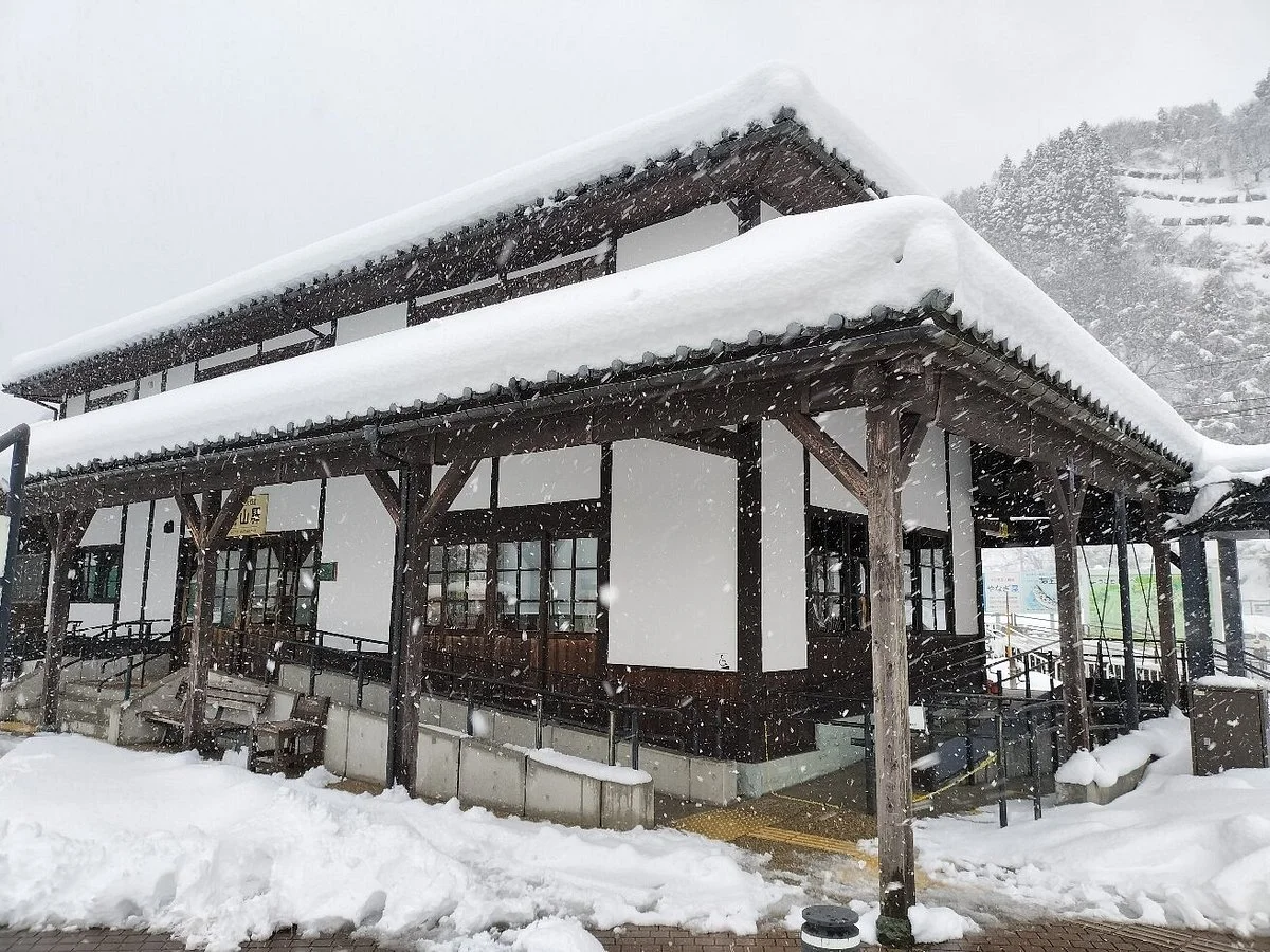 Echizen Tetsudo Katsuyama Station Main Building