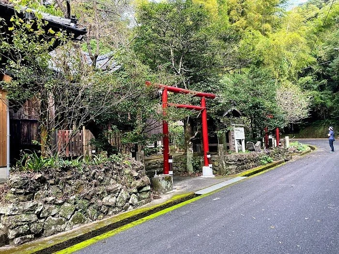 Tsukiyama Shrine