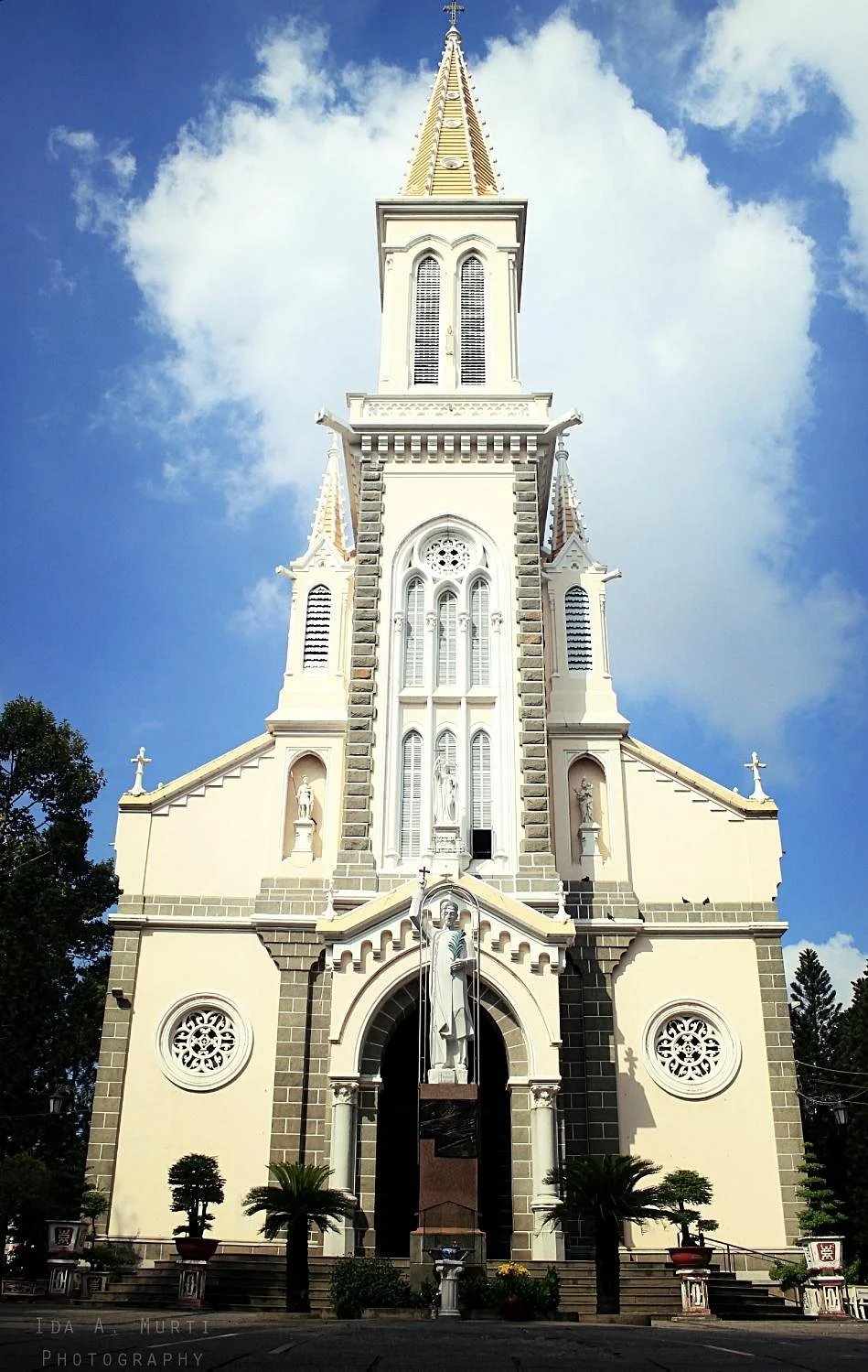Catholic Church Huyen Sy