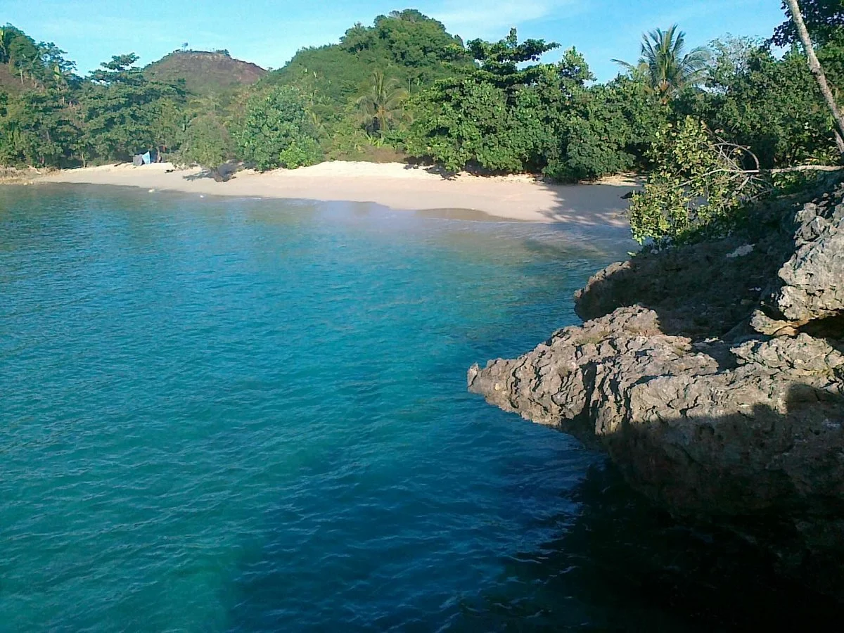 Three-Coloured Beach