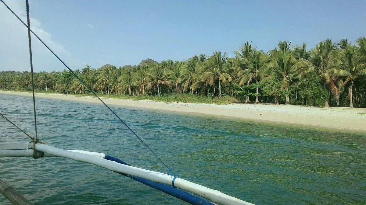 Puting Buhangin Island