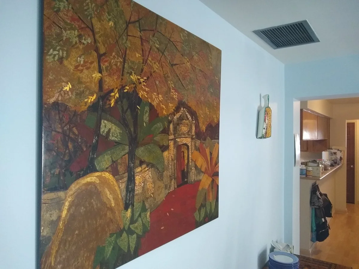 Empty Wall Gallery