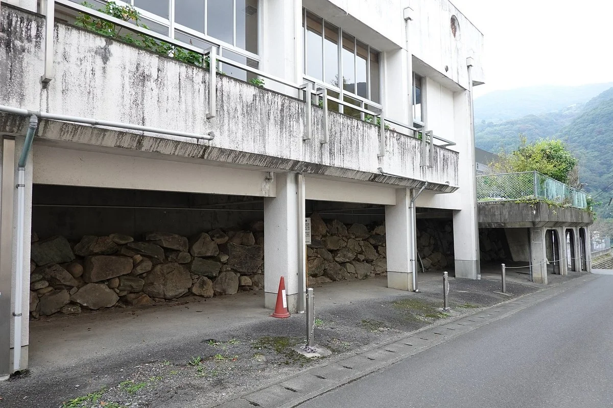 Onishi Castle Ruins
