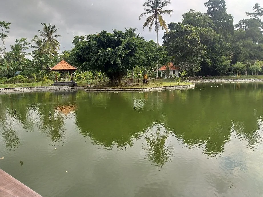 Taman Narmada Bali Raja