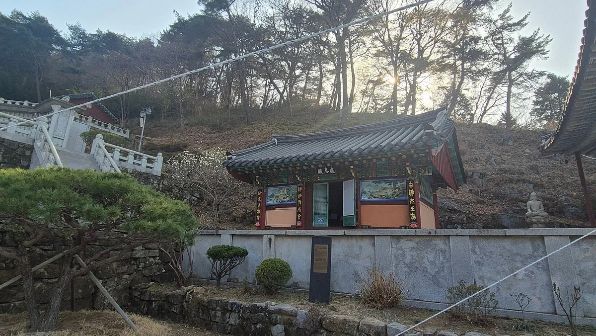 Hwabangsa Temple