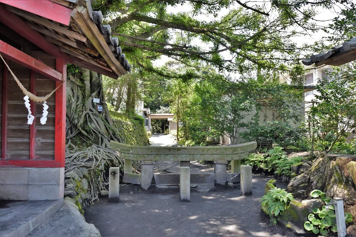 Buried Shrine Gate