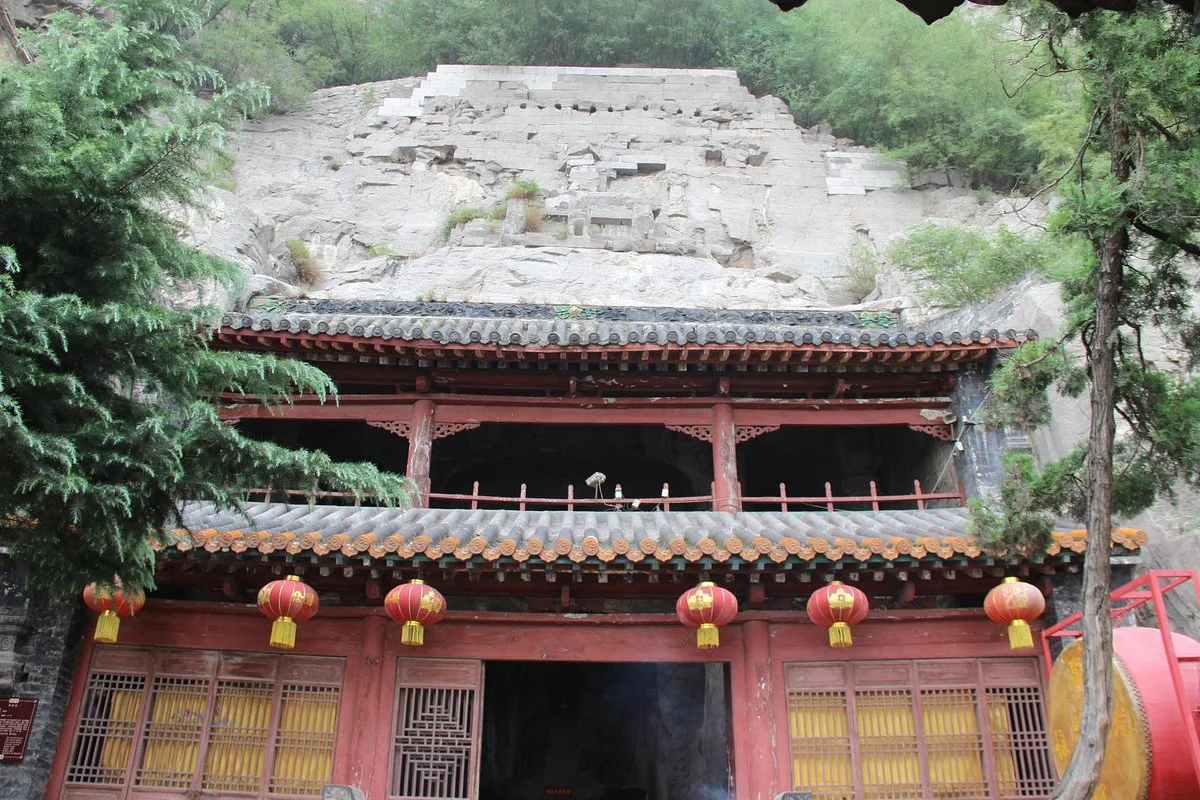 Xiangtang Mountain Stone Cavern