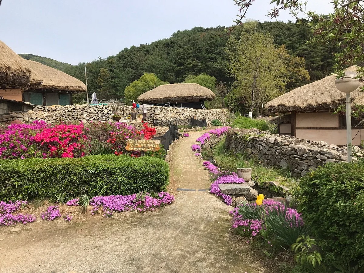 Oeam Folk Village