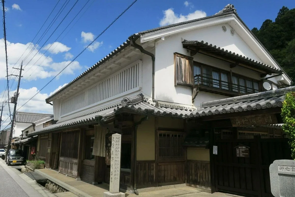 Morino Yoshino-Kuzu Honpo