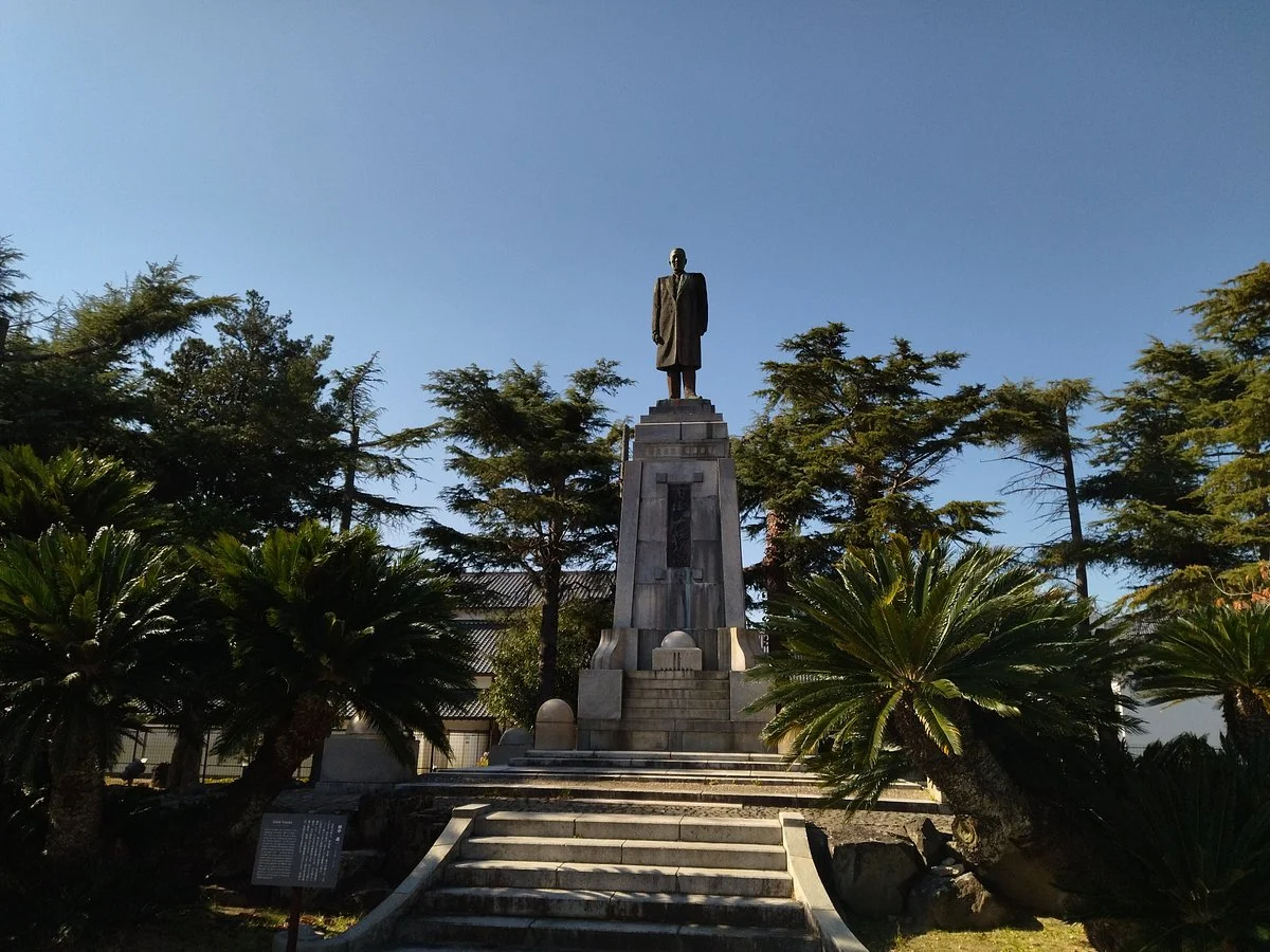 Statue of Tanaka Giichi