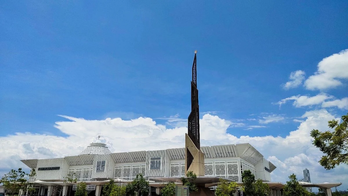 Raja Haji Fisabilillah Mosque