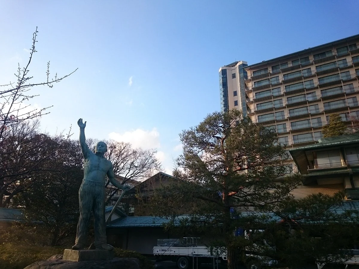 Isa Otani Statue