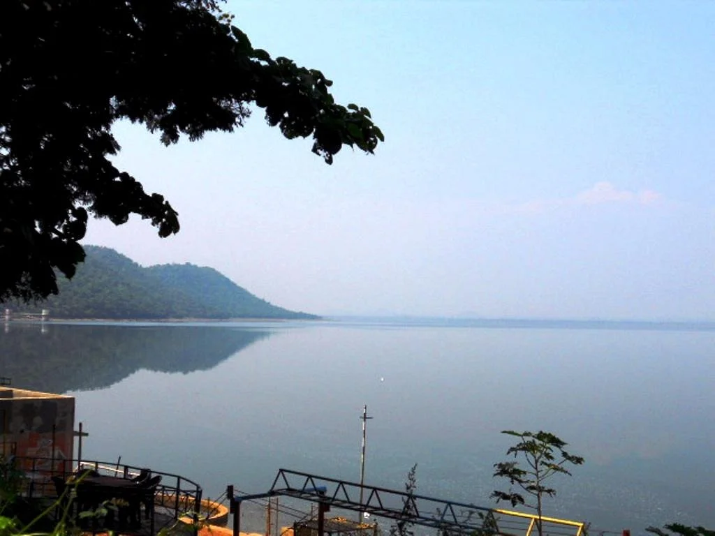 Khindsi Lake