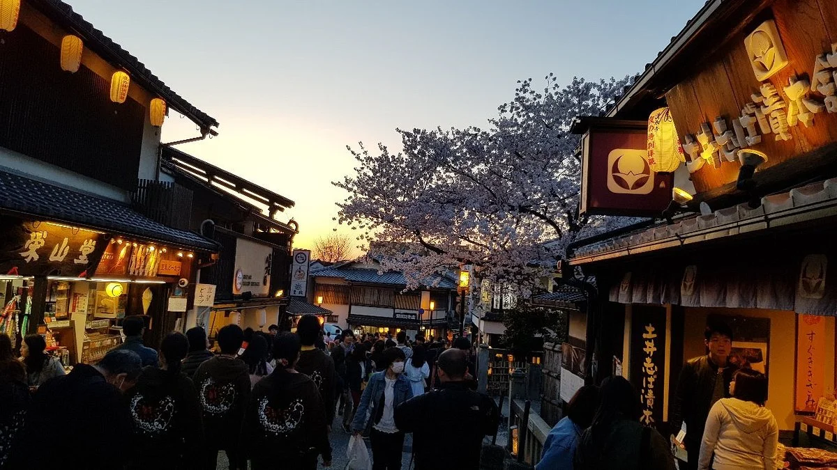 Kiyomizu-Zaka Street