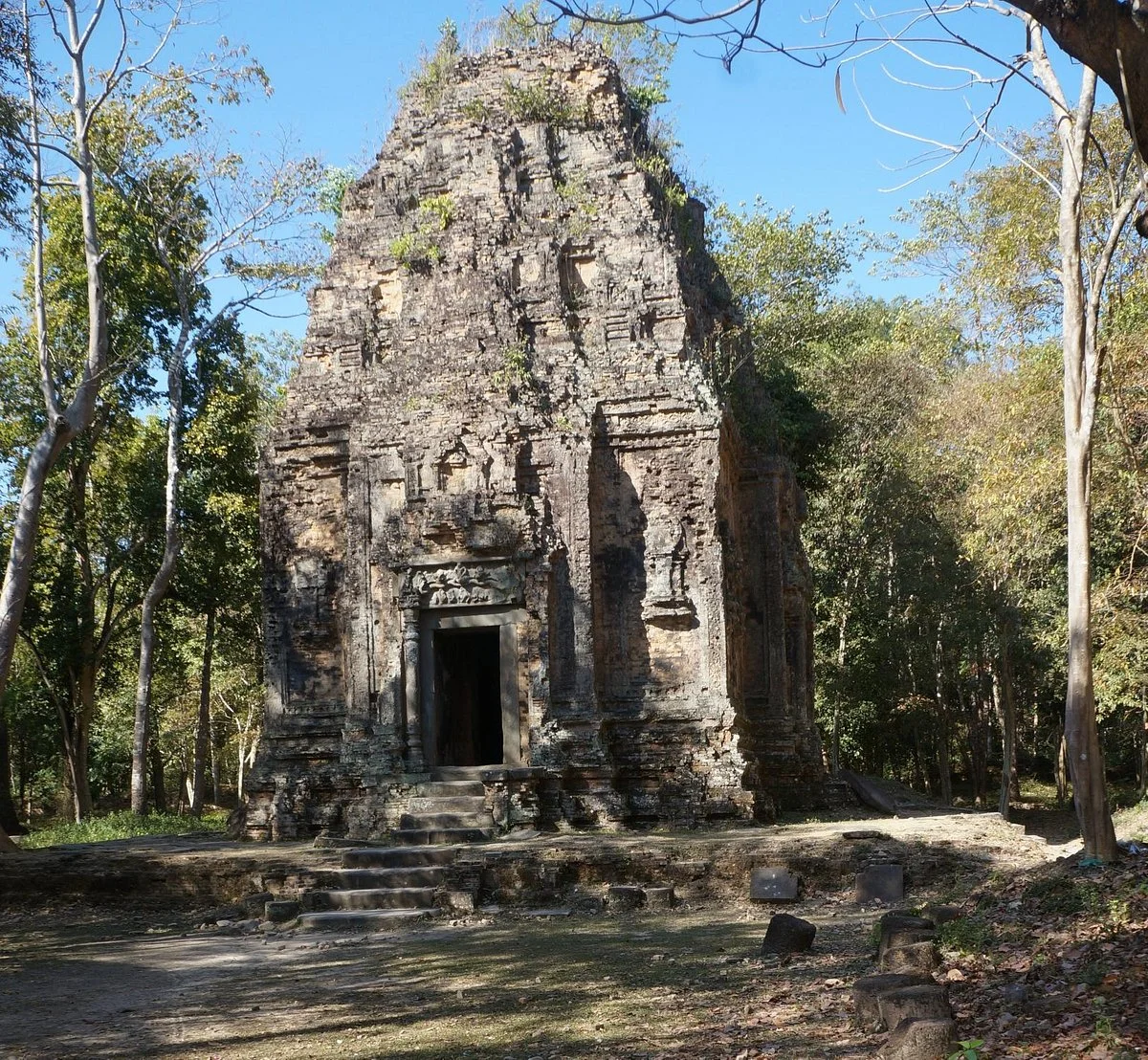 Prasat Yeai Poeun
