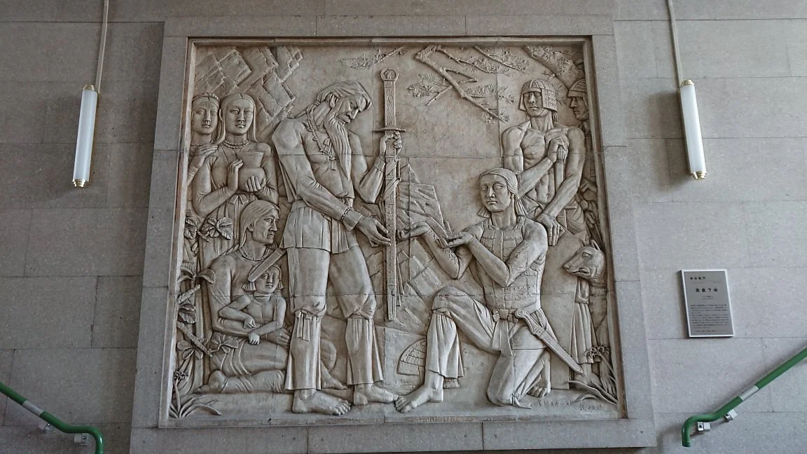 Niutsuhimenomikoto and Takakurajinomikoto Relief