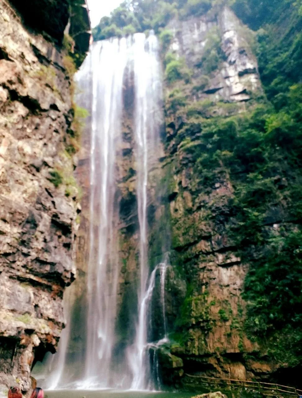 BaiGuoShu Waterfall