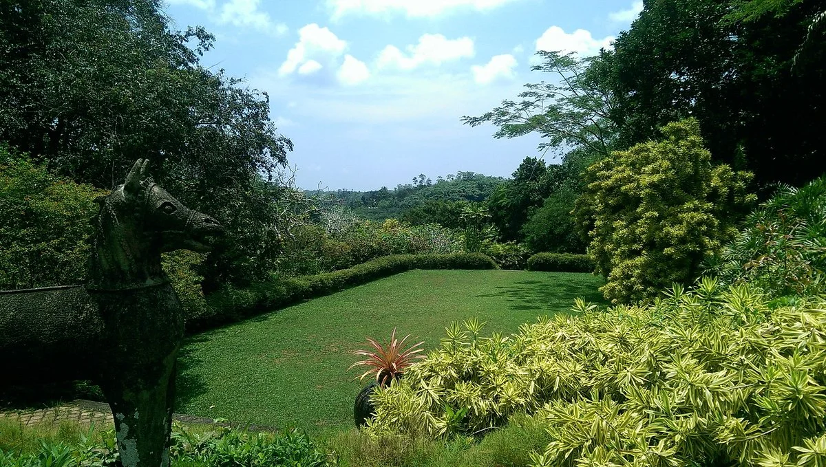 Brief Garden - Bevis Bawa