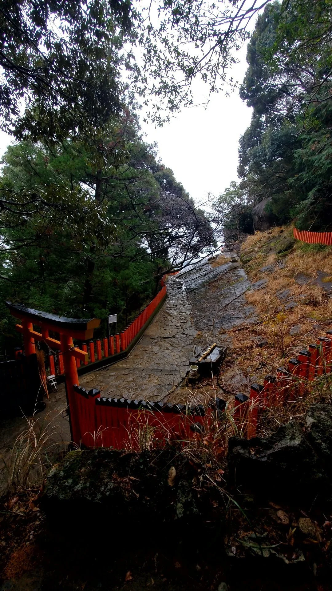 Kamikura Shrine Temizuhachi