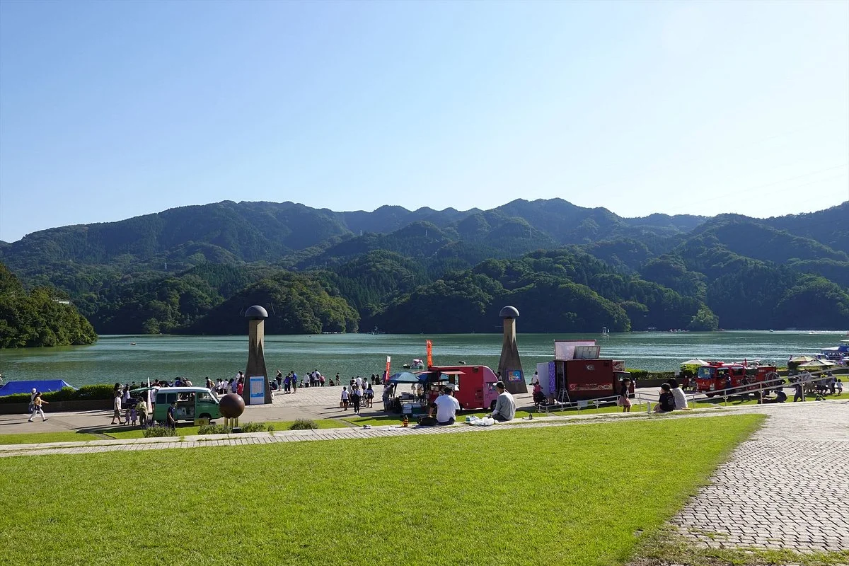 Sagami Lake Prefectural Park