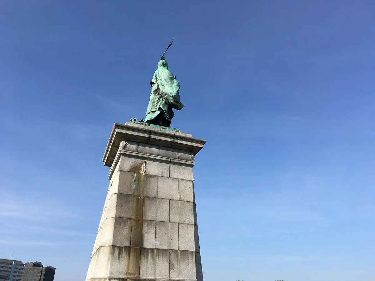 Bronze Statue of Kameyama Joko