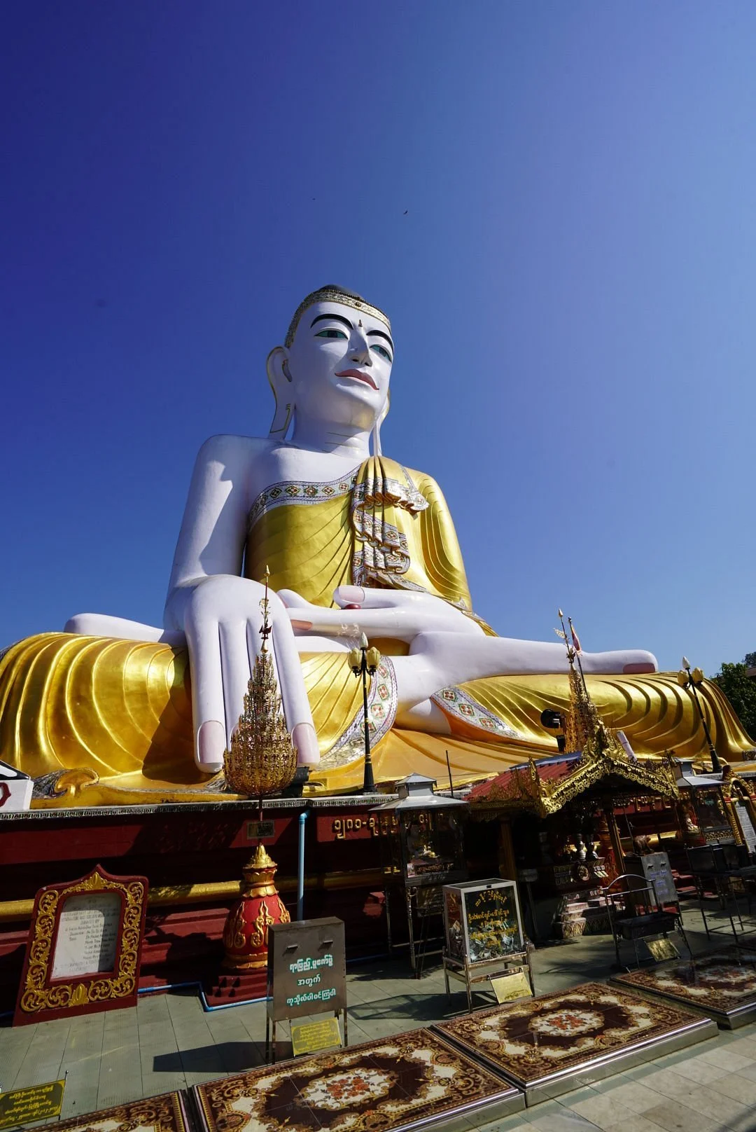 Sehtatgyi Buddha