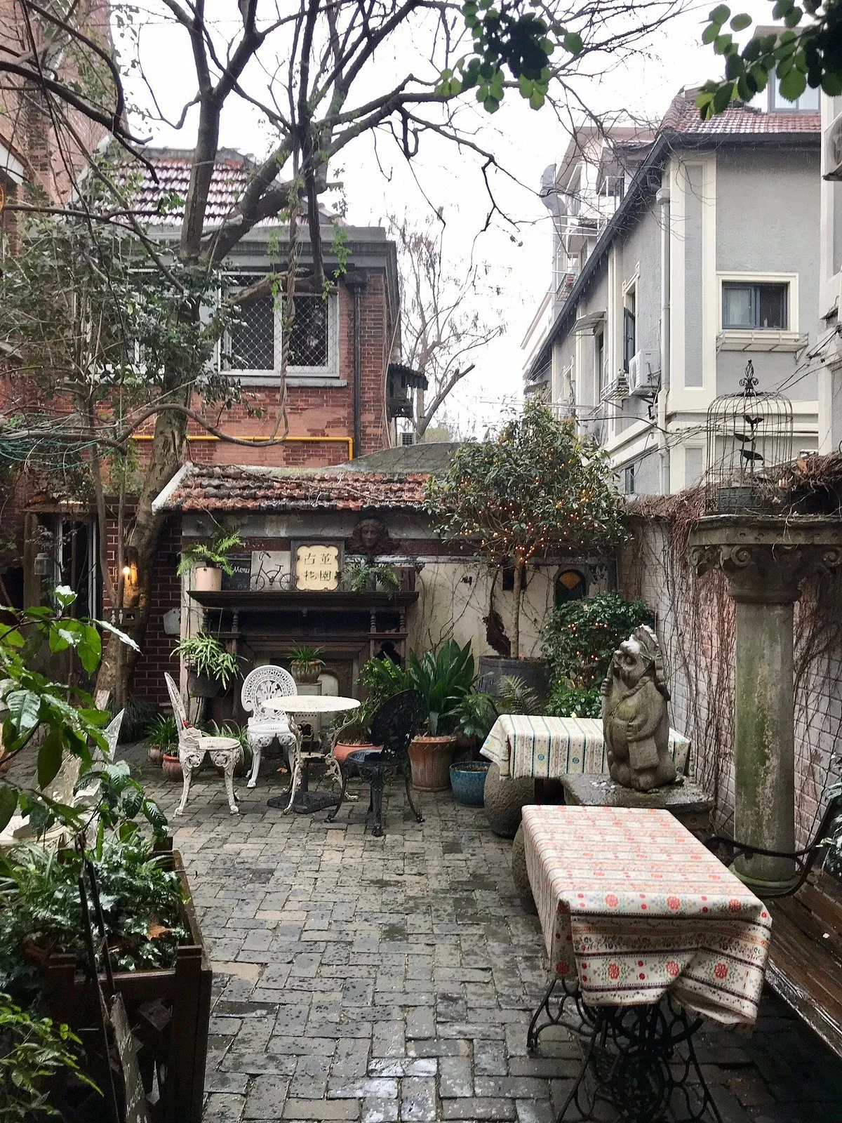 Antique Garden