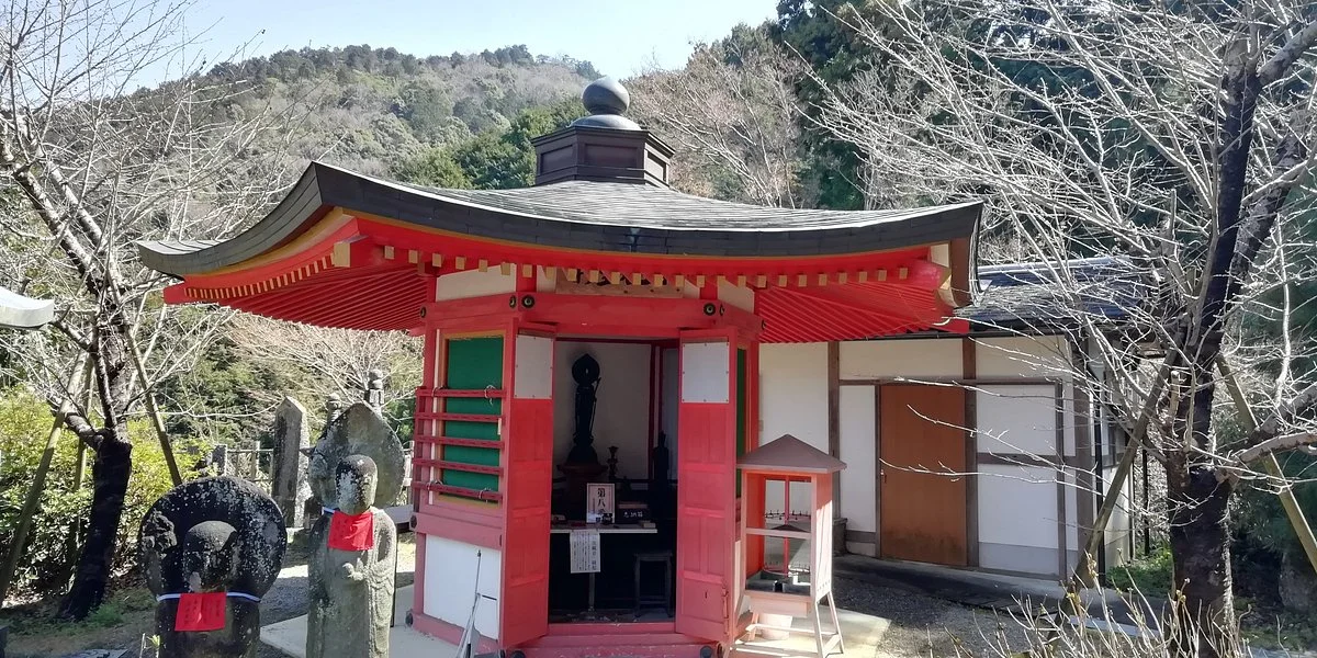 Tsubosaka-dera Megane Kuyo Kanon