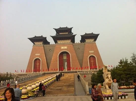 Linfen China Gate