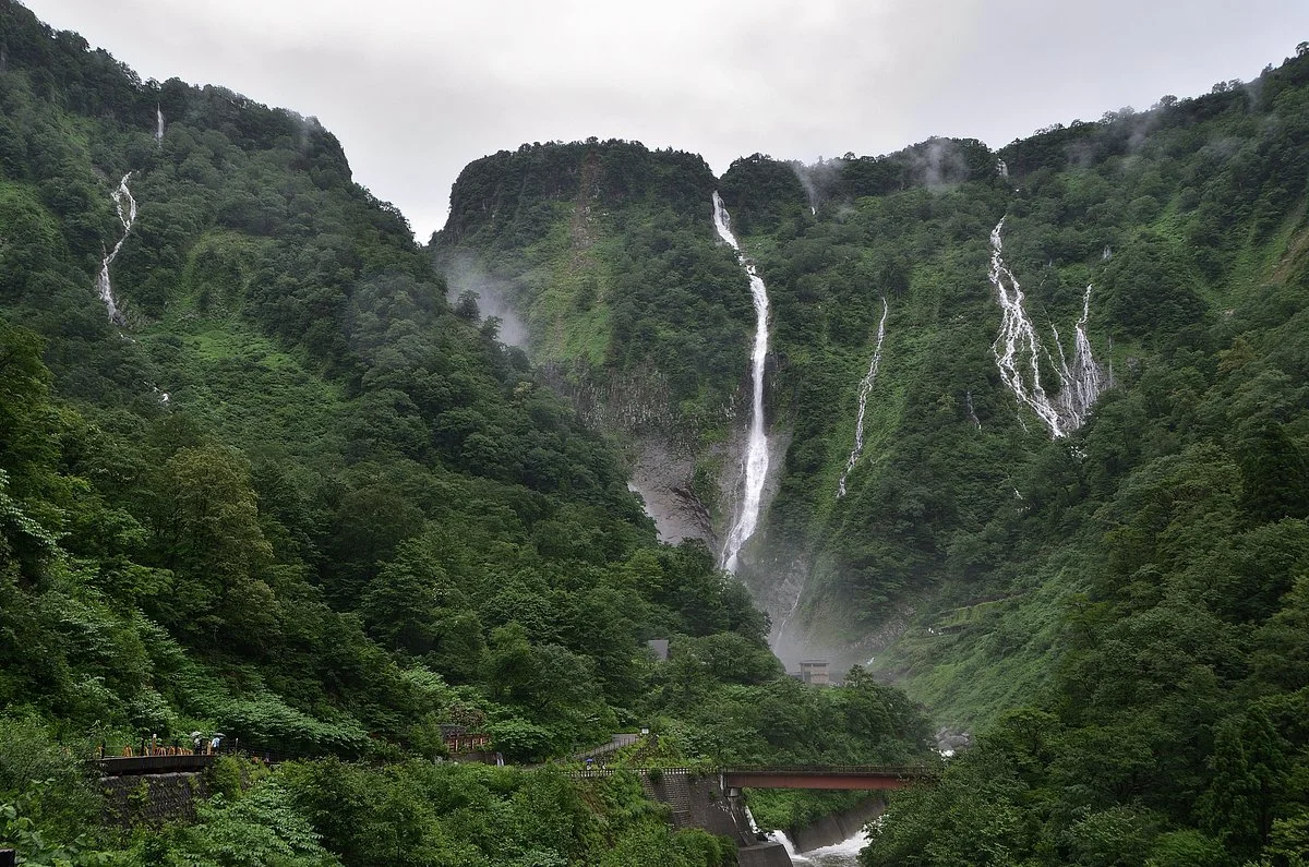 Hannoki Waterfall