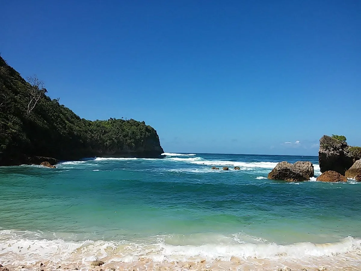 Watu Leter Beach