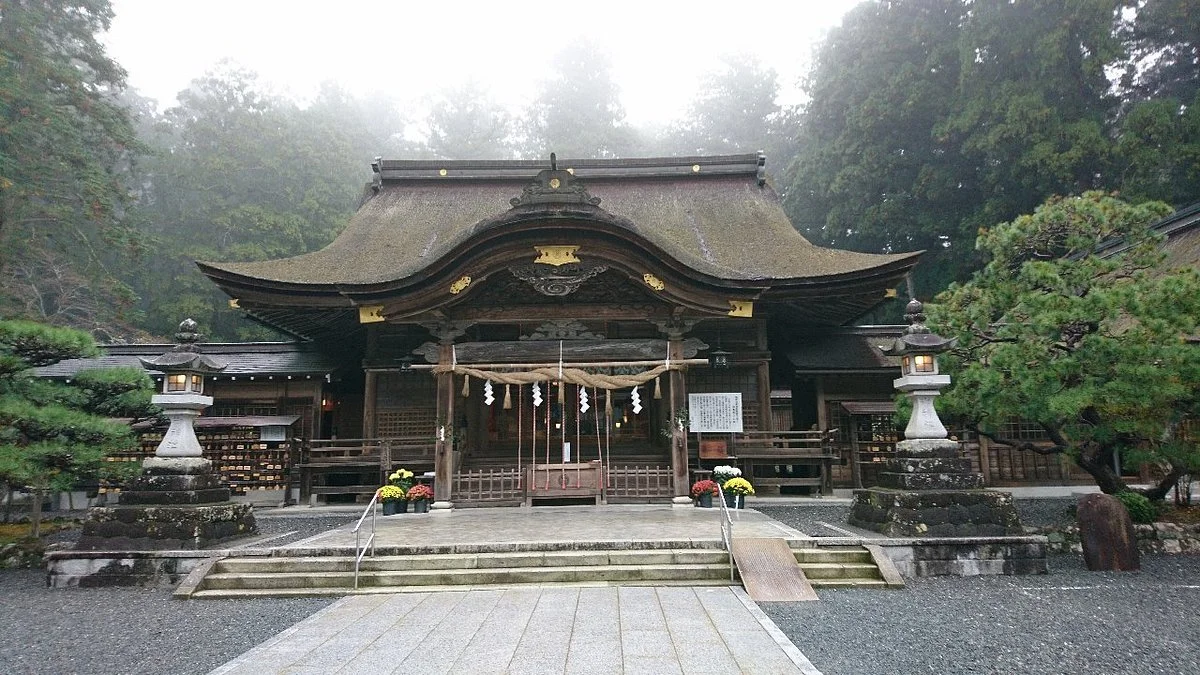 Okuni Jinja Shrine