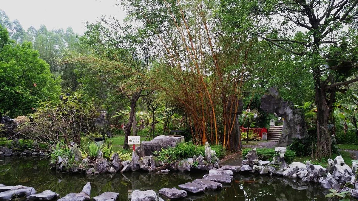 Huadu Biguiyuan Guxiangli