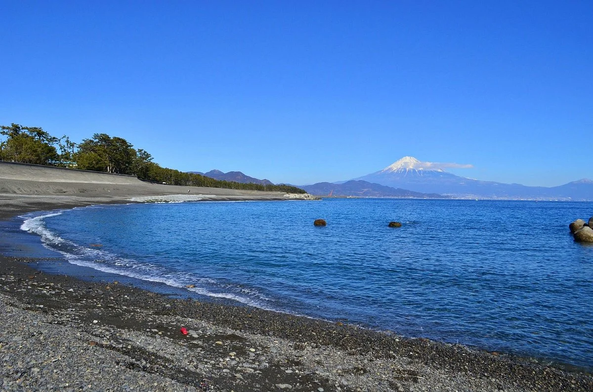 Miho Seacoast (Miho no Matsubara Beach)