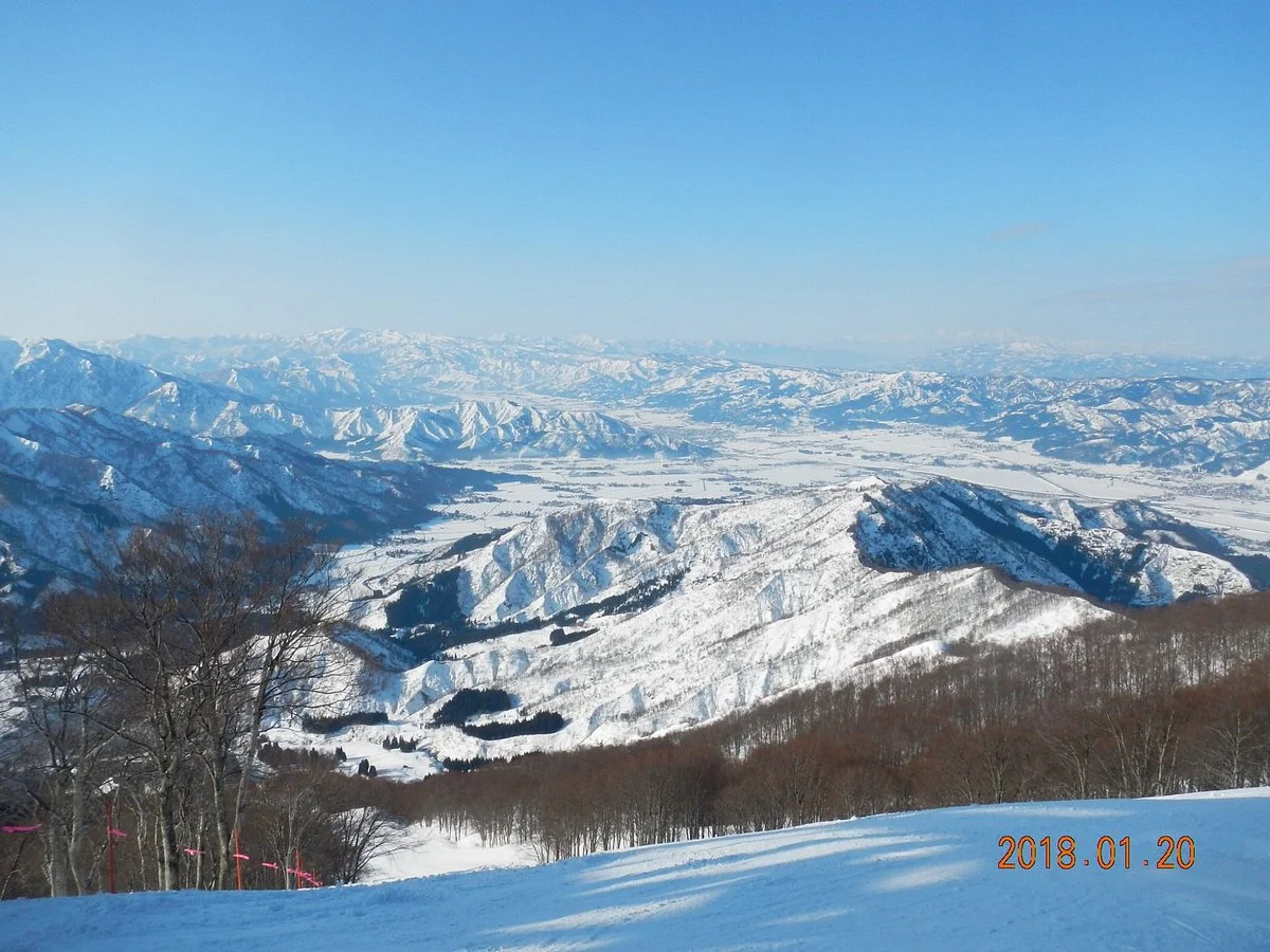 Muikamachi Hakkaisan Ski Resort