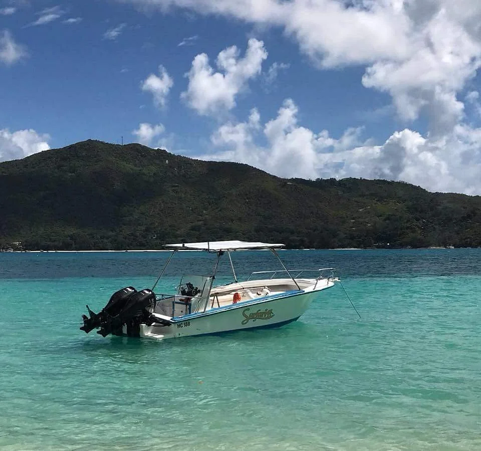 Surfari Seychelles