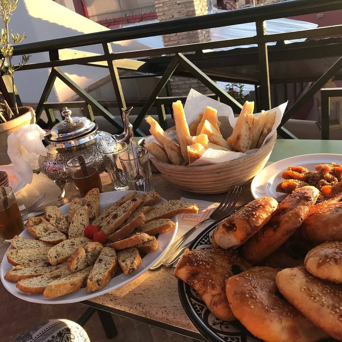 Cafe Clock Cooking School