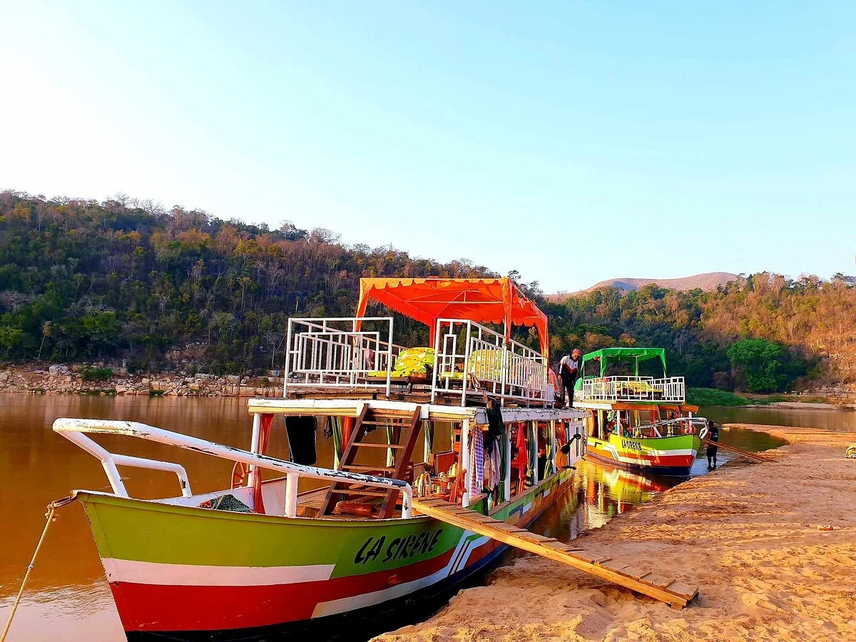 Dadamanga Travel Service