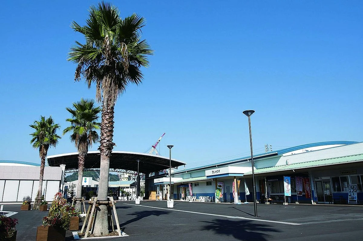 Michi-no-Eki Minato Oasis Uwajima Kisaiyahiroba