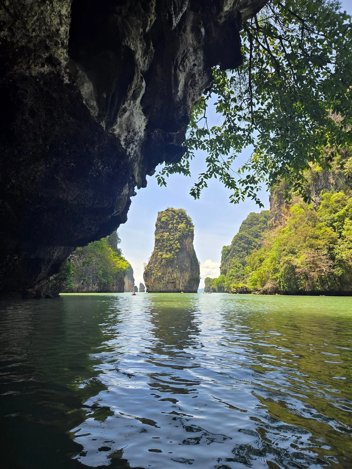 Diamond Cave (Tham Phra Nang Nai)