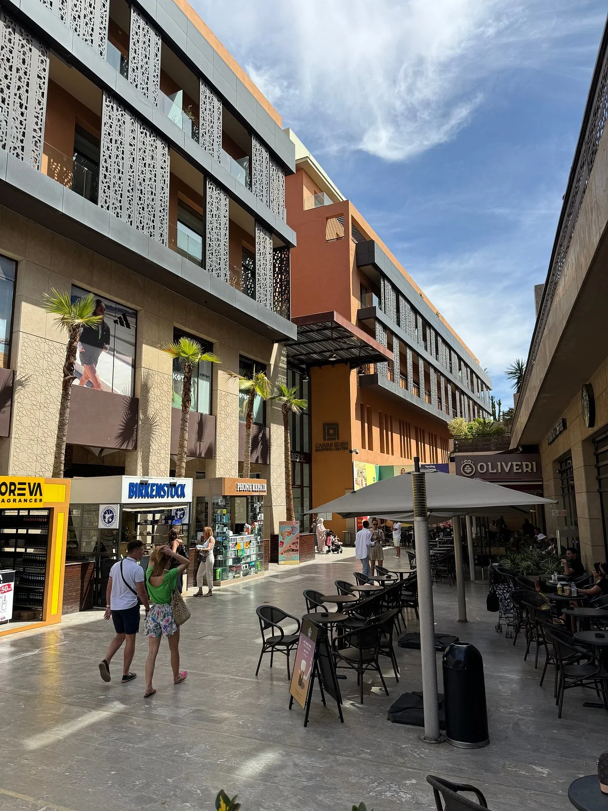 Carre eden shopping center