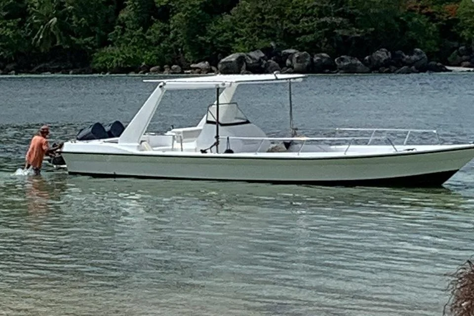 Coco de Mer Diving