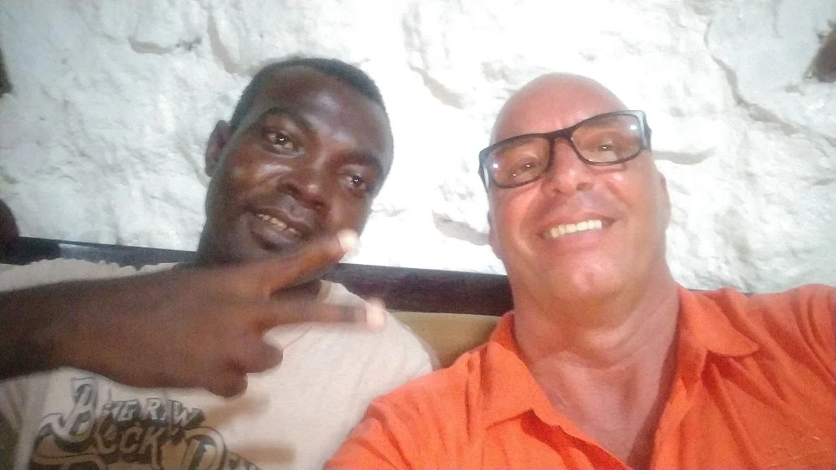 VIVI Zanzibar Con Othman