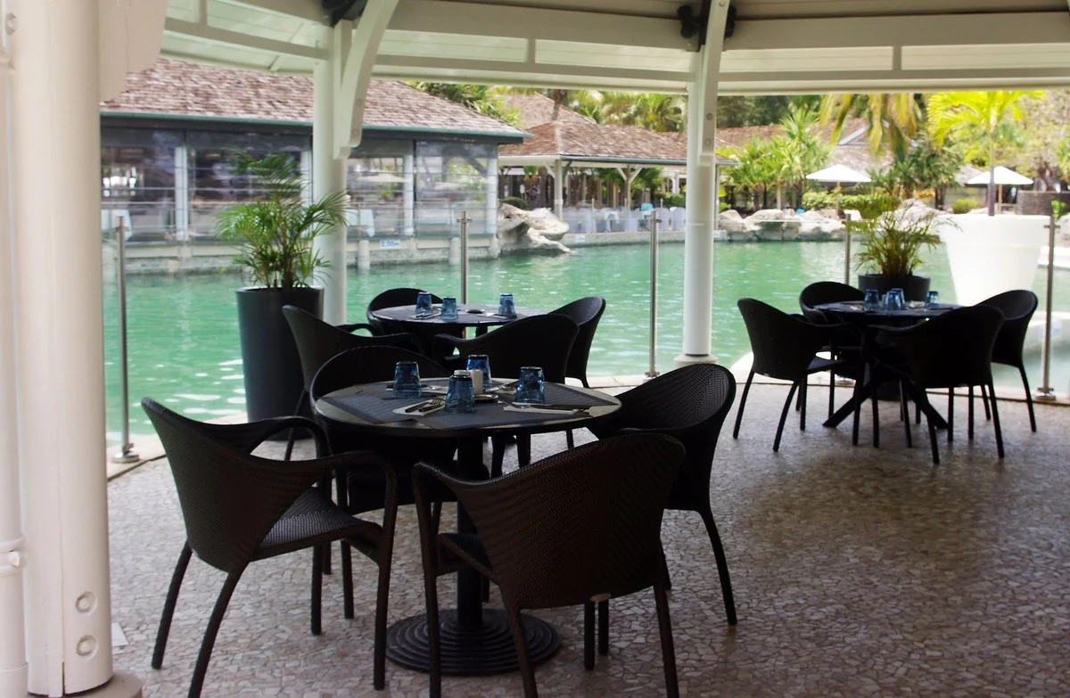 Le Bar - LUX* Saint Gilles