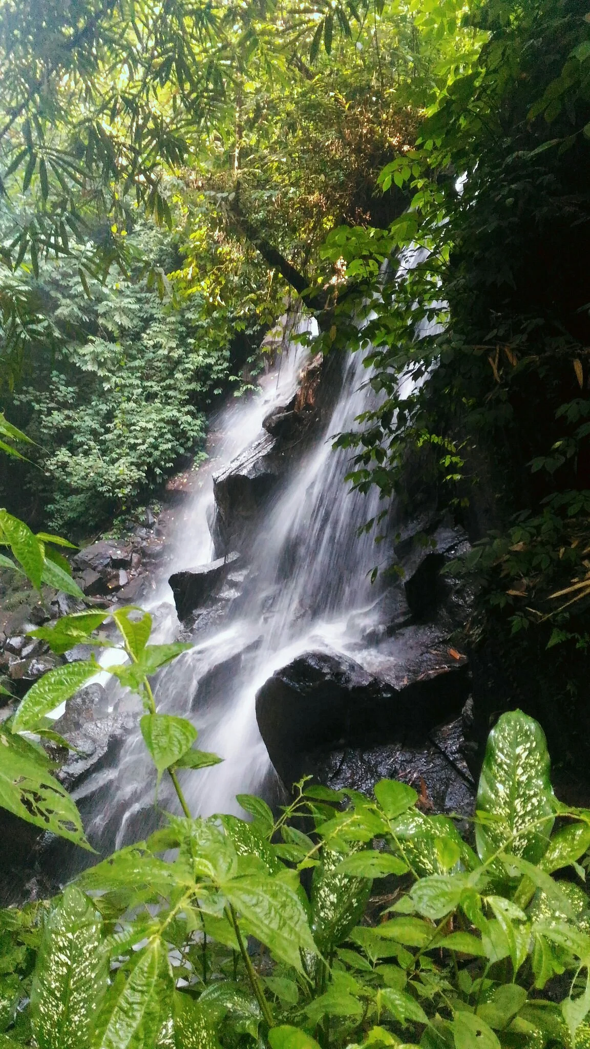Kanto Lampo Waterfall
