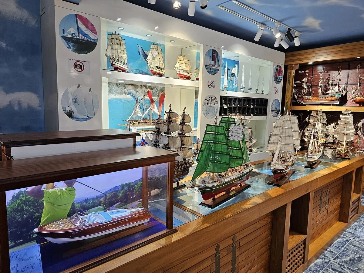 Le Port Ship Model