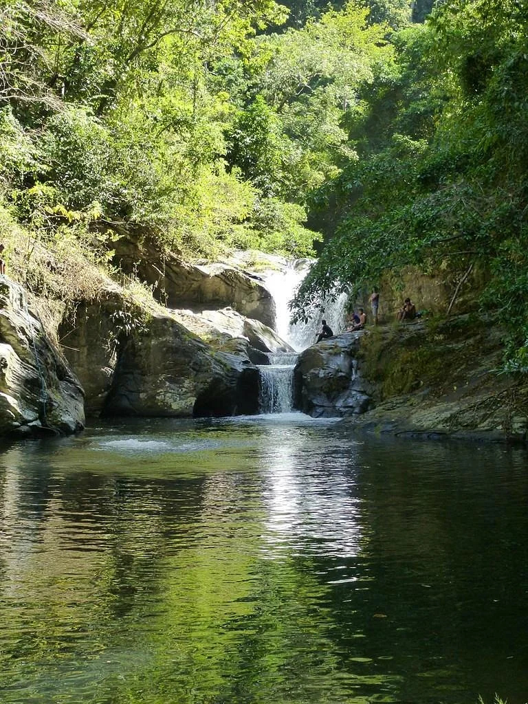 Olanguan Falls